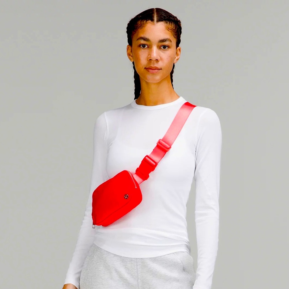 BRAND NWT Lululemon everyday belt bag in Love Red❤️ COLOR SOLD OUT NOT AVAILABLE